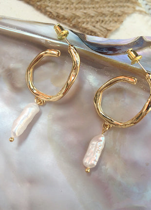 Shell Pearl Earrings