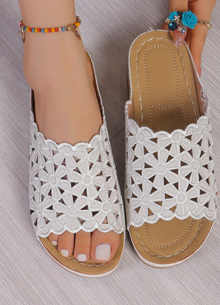 Casual Flower Cutout Leather Mule