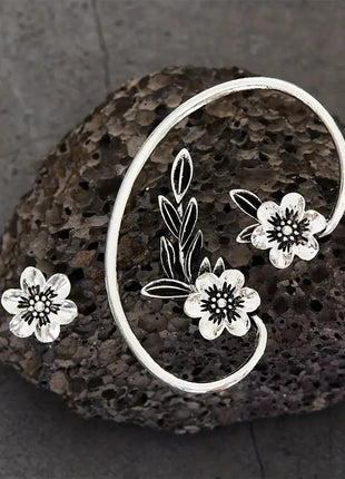 Vintage Asymmetric Flower 2 pcs Ear Bone