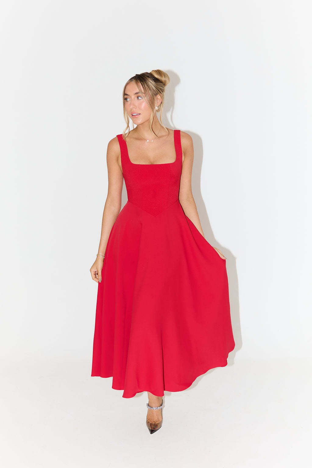 Simple Shoulder Strap Slim Fit Mid-length Dress