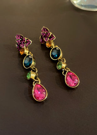 Rhinestone-encrusted Flower Necklace & Earrings Combination