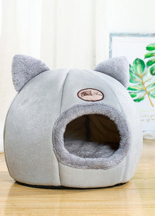 Enclosed Winter Cat Nest