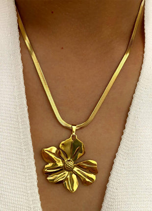 Exaggerated Cold Style Stainless Steel Flower Pendant Necklace
