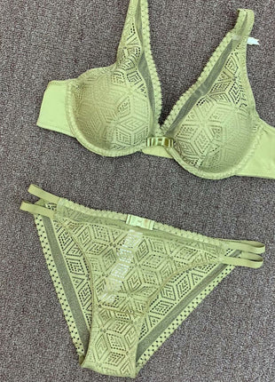 Lace Bra & Panty Set