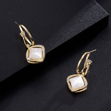 Fashionable Oval High-end Earrings