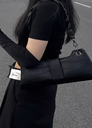 A High-end Texture Single Shoulder Baguette Bag