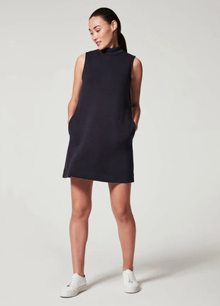 Round Neck Sleeveless Slim Dress