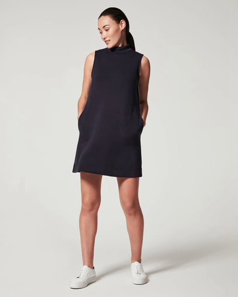 Round Neck Sleeveless Slim Dress
