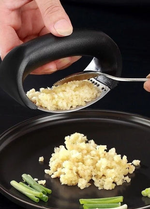 Stainless Steel Garlic Masher – Effortless Garlic Crushing Made Simple