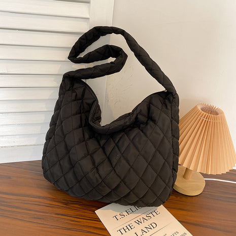 Warm Totes Shoulder Handbags