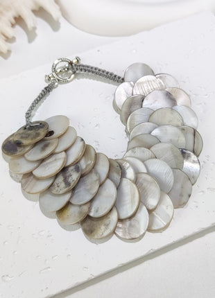 Hand-woven Round Shell Scale Bracelet