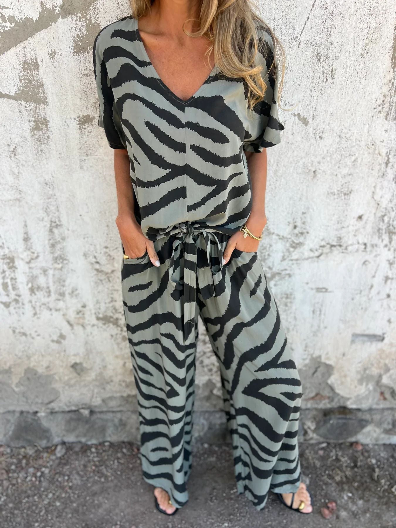 Zebra Stripes V-neck Lace-up Top and Pants Suit Set