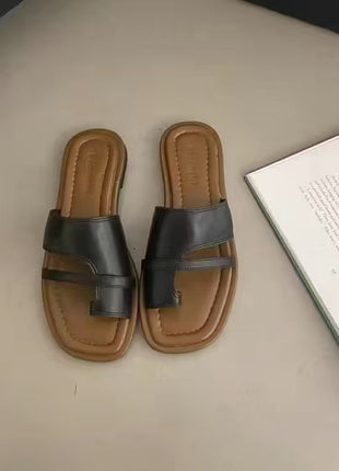 Finger Fit Leather Flat