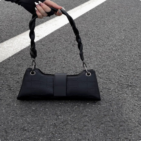 A High-end Texture Single Shoulder Baguette Bag