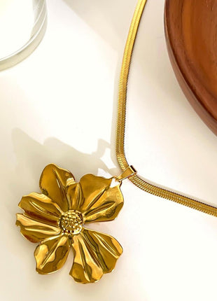 Exaggerated Cold Style Stainless Steel Flower Pendant Necklace