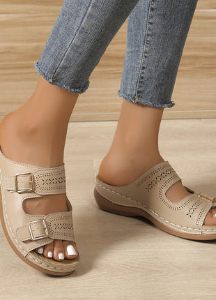Carved Belt Buckle Lightweight Sandals