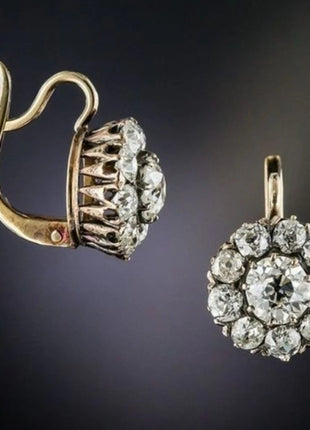 Rhinestone-encrusted Flower Artistic Earrings