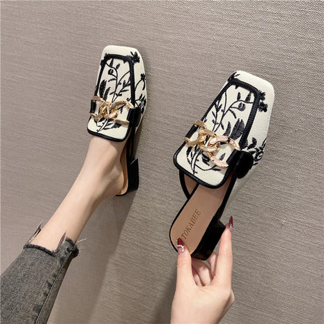 Closed Toe Chunky Heels