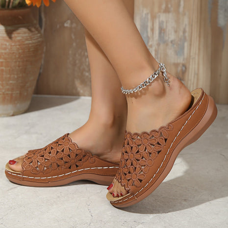 Casual Flower Cutout Leather Mule